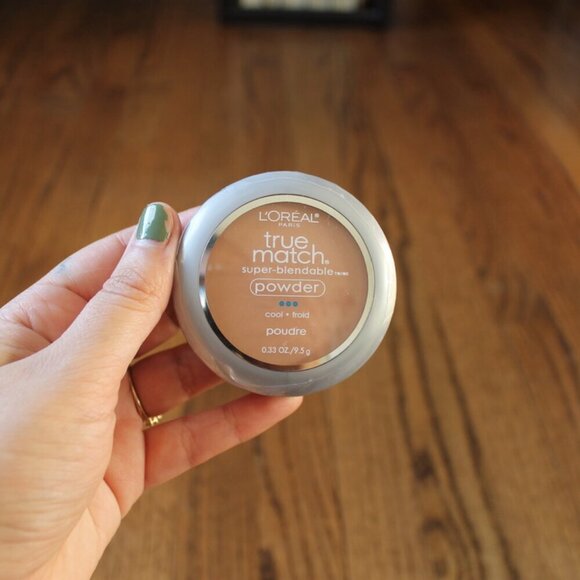 Beauty Bundle #2 | Liquid & Powder Foundation | No7, L'Oréal, Covergirl - Picture 7 of 9